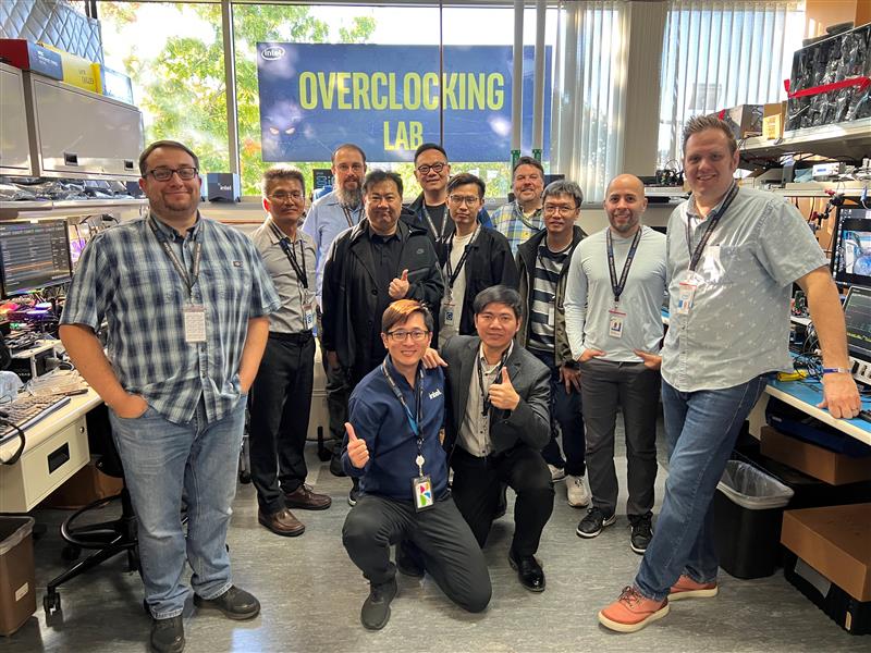 IntelTech's tweet image. Extreme OC legend Hicookie from Gigabyte @AorusOfficial visited our overclocking lab this week to discuss future platforms and recent successes. More coming soon.