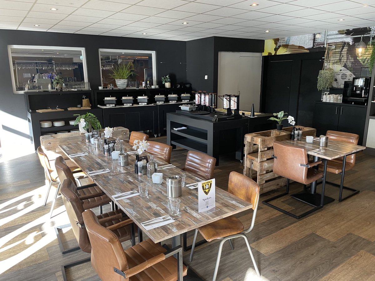 Diverse clubs uit de Keuken Kampioen Divisie lunchen of dineren bij Fletcher Hotels voorafgaand aan wedstrijden. 

Onze Official Supplier Fletcher Football verzorgt een optimale voorbereiding voor onze clubs in voorbereiding op hun (uit)wedstrijden.

#KeukenKampioenDivisie