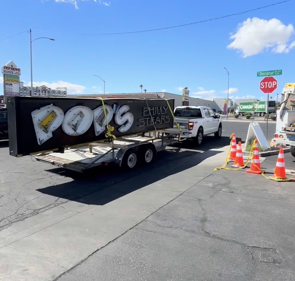 702MEMES tweet media