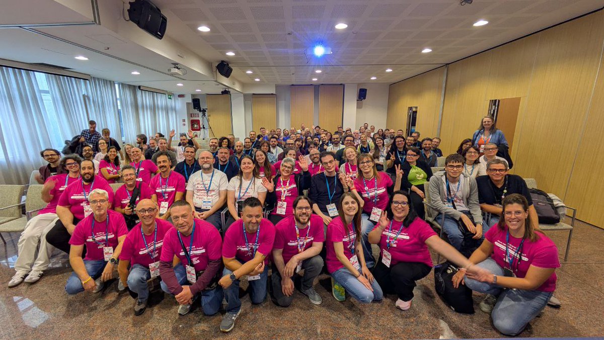 GRAZIE A TUTTI!!!❤️

Ci stiamo ancora riprendendo da questi due giorni di WordCamp fantastici 🔝 grazie davvero di cuore a tutti voi, partecipanti, speaker, sponsor e volontari!!

Abbiamo già caricato alcune foto di sabato, ma potete vederle tutte su flickr.com/photos/2018186…