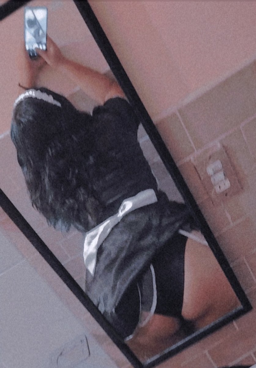 LeanyNRM's tweet photo. Y si fuera su maid? https://t.co/VRjNSEAvyn