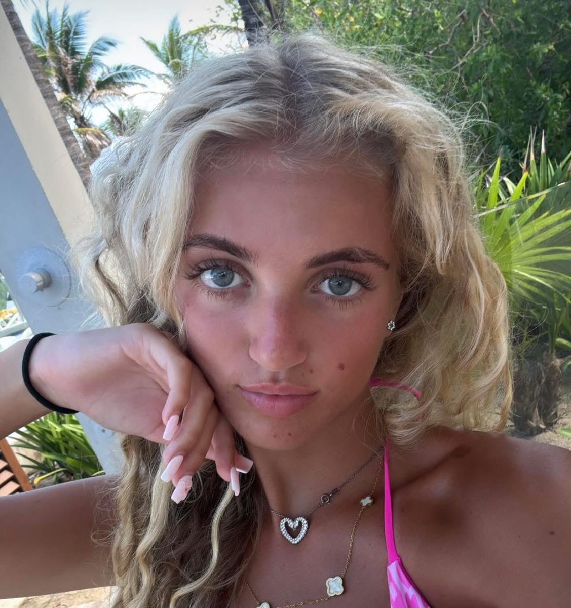 KatiePrice's tweet photo. 😍🥹🥰 My natural girl looking so beautiful 🥰🥹😍 #princessandre #beautiful #NaturalBeauty #iloveit #soproudofyou #thankyouforyoursupport #postivevibes https://t.co/5hB9B3RWDb