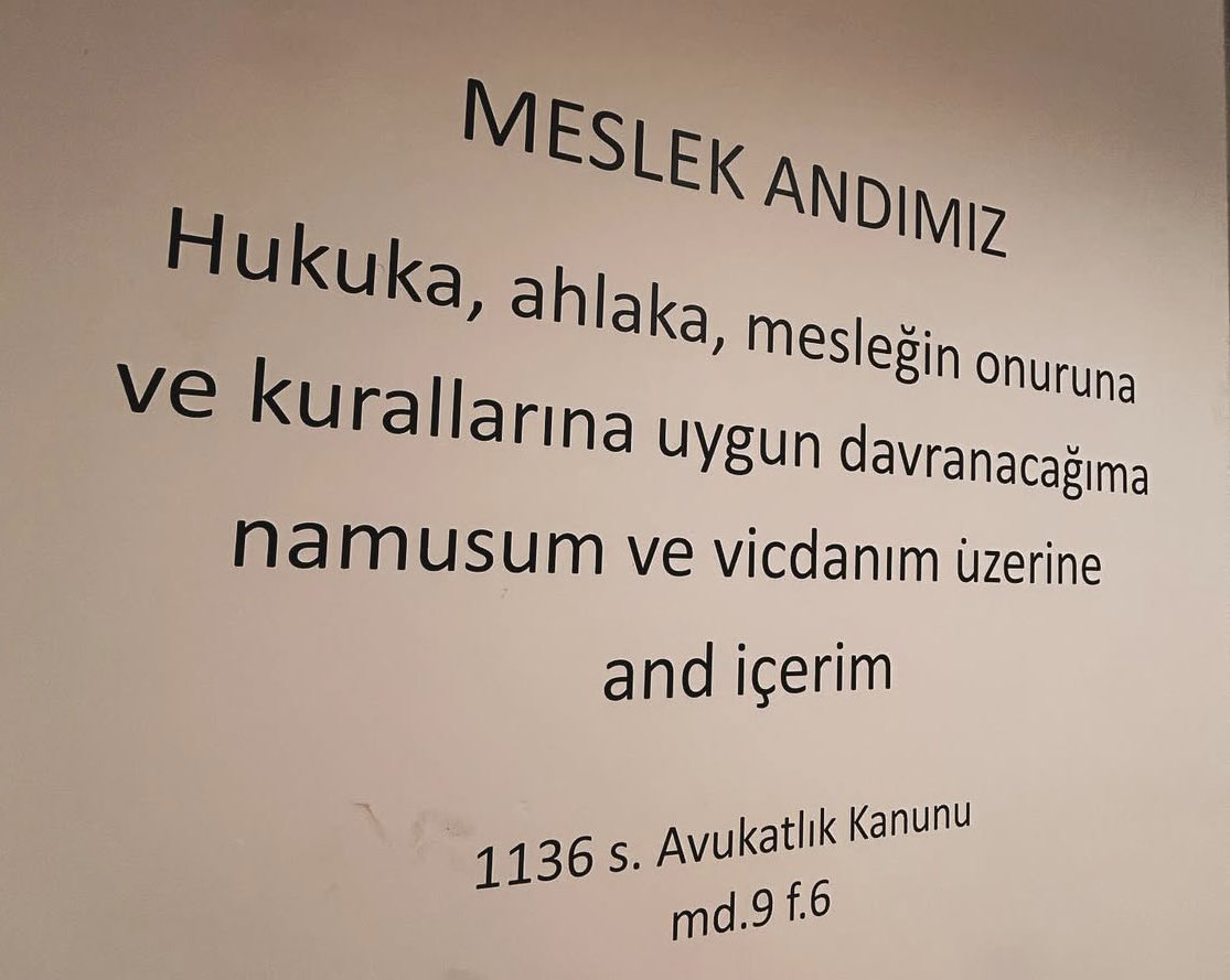 Bugünkü 6 yılı dolduran haklı davamda mağduriyetim 2.kez yine görmezden gelindi.Hakim ‘Nimet UYAR’bilirkişi muayenesi yapılmadan rapor hazırlandığını söyledi.Bu duruma sessiz kalmadığım için salondan çıkarıldım  <a href="/TC_istanbul/">TC İstanbul Valiliği</a> <a href="/HSKKurumsal/">T. C. Hâkimler ve Savcılar Kurulu</a> <a href="/saglikbakanligi/">T.C. Sağlık Bakanlığı</a> <a href="/AYMBASKANLIGI/">Anayasa Mahkemesi</a> <a href="/tc_cimer/">Cimer</a>