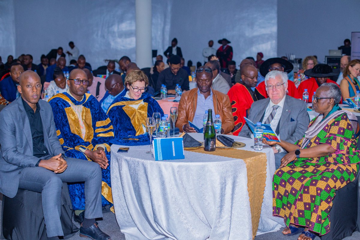 UR- RADIO SALUS tweet media