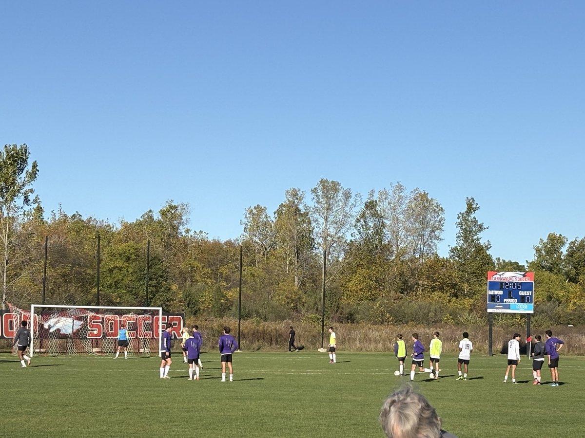 SwantonBSoccer's tweet photo. Calm before the storm! GO DOGS! https://t.co/mxQnT4blFa