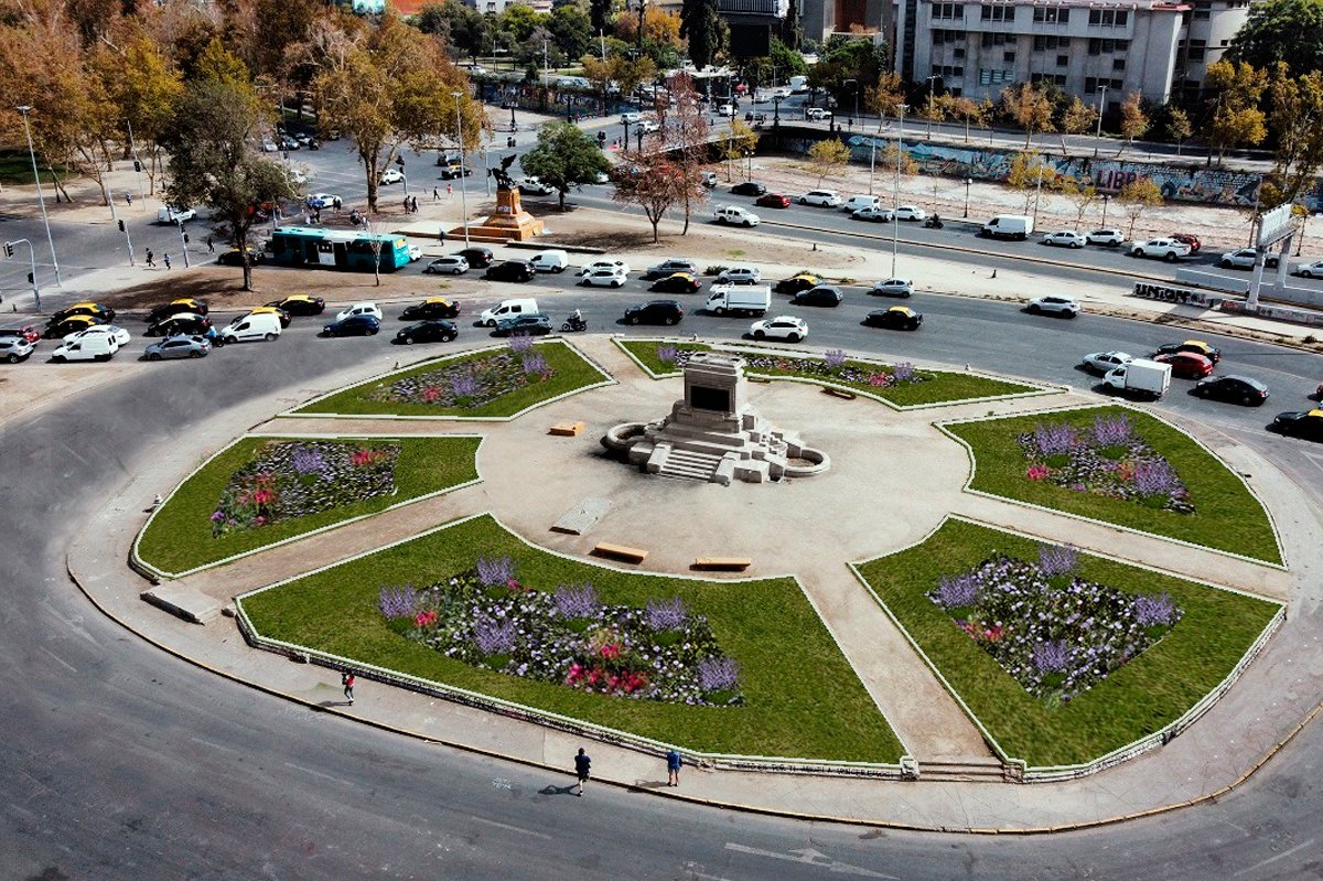 El PC-FA, <a href="/DaunoTotoro/">Dauno Totoro</a> y todos su secuaces están marchando hacia plaza Italia en repudio al alza de la luz.
Si por 30$ quemaron Chile, imagínense ahora.
Aca las primeras imágenes.
<a href="/Sinfiltros_tv/">sinfiltros_tv</a>
<a href="/PanchoOrregoG/">Francisco Javier Orrego</a>
<a href="/CalderonBassi/">Giovanni Calderon B.</a>
<a href="/jgalemparte/">Gabriel Alemparte</a>
<a href="/elfrente_amplio/">Frente Amplio Chile</a>
<a href="/PCCHILE2/">PC CHILE</a>