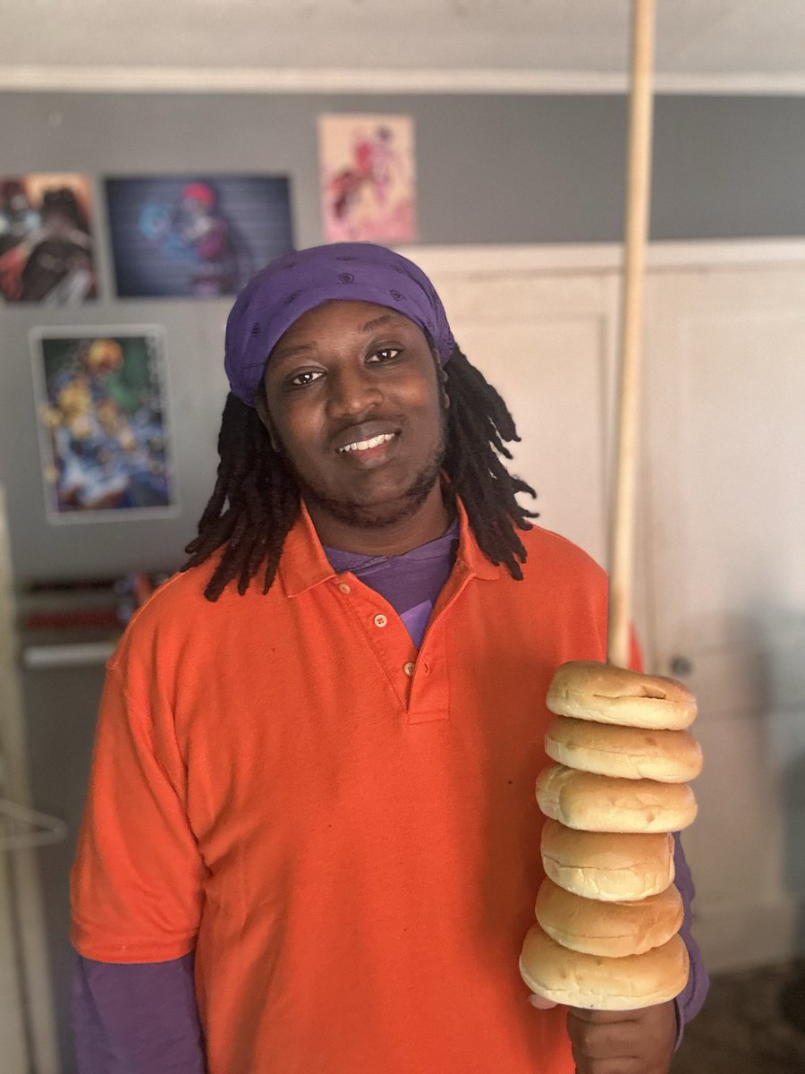 powerabyss66's tweet image. Y’all wanna buy some bagels??? I’ll see you the whole stick 5$!!