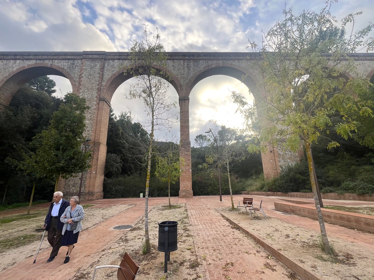 <a href="/mariobadia/">Mario Badia</a> 81. #CiutatMeridiana (+1)

Un lloc molt 'top': El Parc de l'Aqüeducte (av. Rasos de Peguera 151)

Resiliència i bon menjar: El Rincón de la Bruja (Mercat de Ciutat Meridiana, c. Costabona 4)