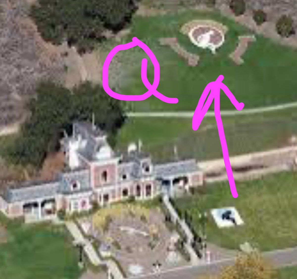 Did you know that Michael Jackson had a giant clock at Neverland?

Interesting that the photo has the time set to 10:10 like the Mickey clock. 

And Michael Jackson had a giant Q on his property… 
What are the odds?🤔

Anybody have more sauce on this ?