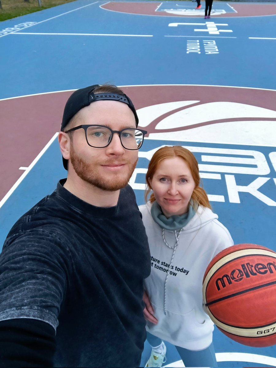 roman 🕊️ tweet media