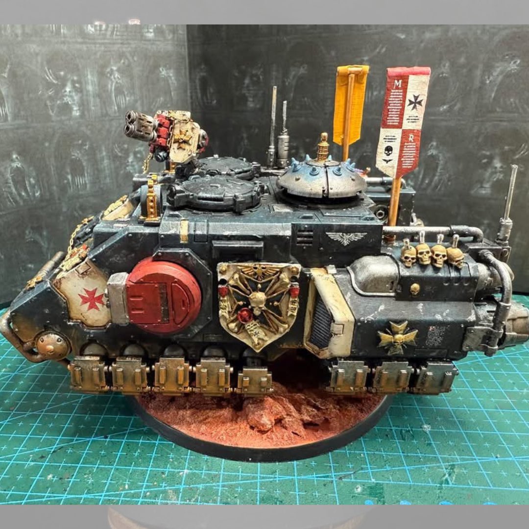 theeternalcrus1's tweet photo. Protector Alexander’s #blacktemplar #impulsor for #nov25btbannercompetitiom
Orginally and an #imperialfist #eBay rescue returning it to battle as the “Dorn’s Legacy”. The parent chapter is honored on the iconography in the front.
#blacktemplars_40k #warhammer #blacktemplars https://t.co/ZqNh4ocZIo