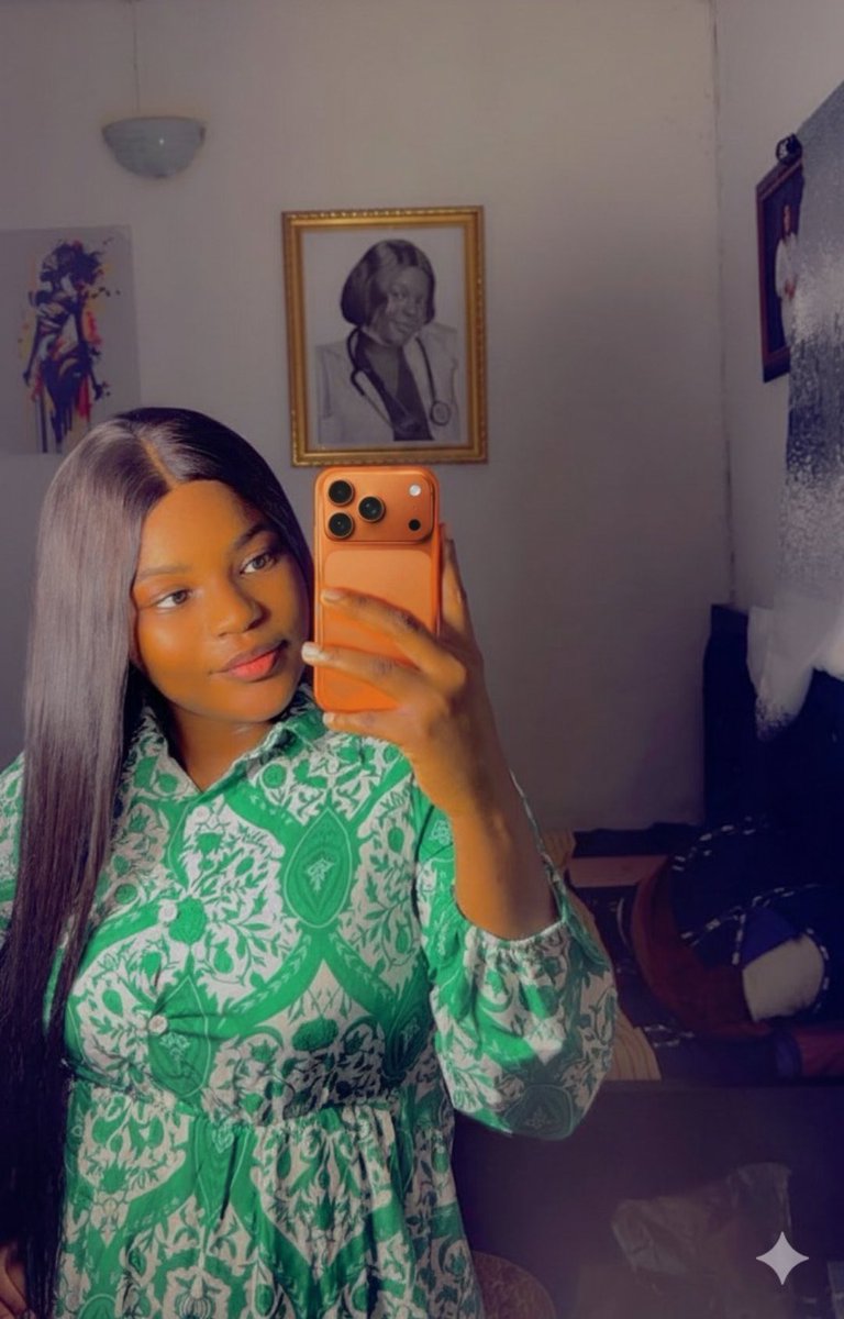 it_Rutie's tweet photo. I don buy iPhone 17 Pro Max. 😂🥰 
Work hard ooo! 😅 https://t.co/8zPB8qxy6w