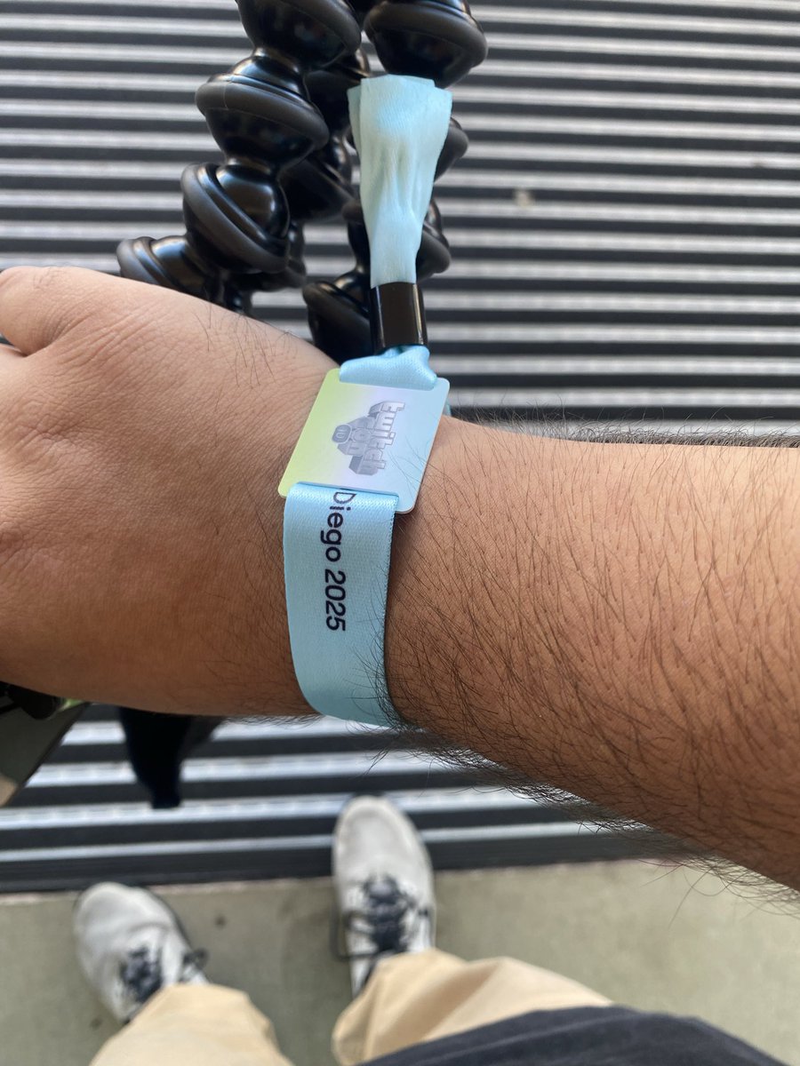 recondjpanda1's tweet photo. Badge secured #twitchcon2025 https://t.co/IkE7bfDlWU
