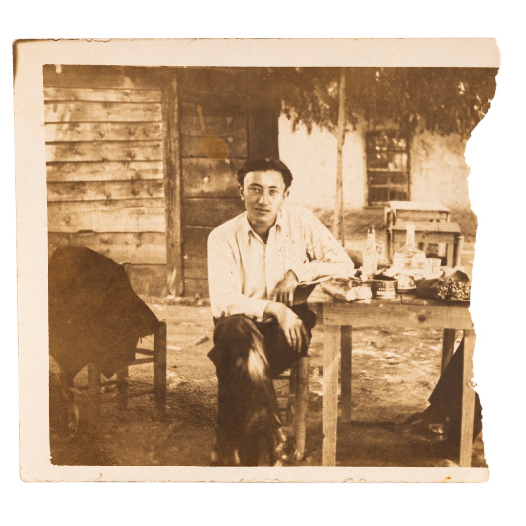 [Sait Faik, içtenliktir.]

“Hepimiz öyleyiz işte. Bütün iyilikleri, bütün dostlukları, tulumba gibi emeriz. Sonra dostluklar, iyilikler de kuyular misali kurur. İşte o zaman başlar pandomima, kocaman dedikodu."

[Sait Faik, “Söylendim Durdum”]