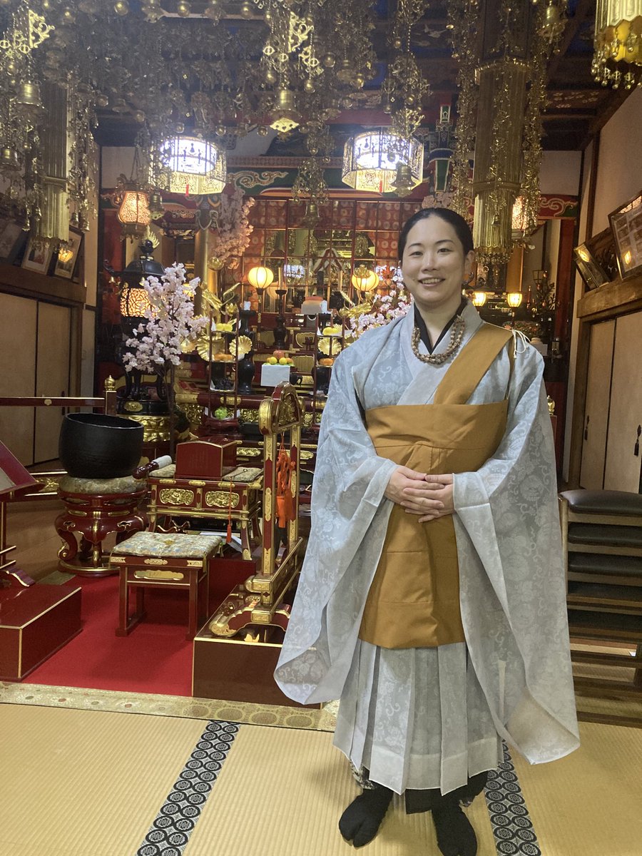 おはようございます！
本番行ってきますー！

※衣裳です。