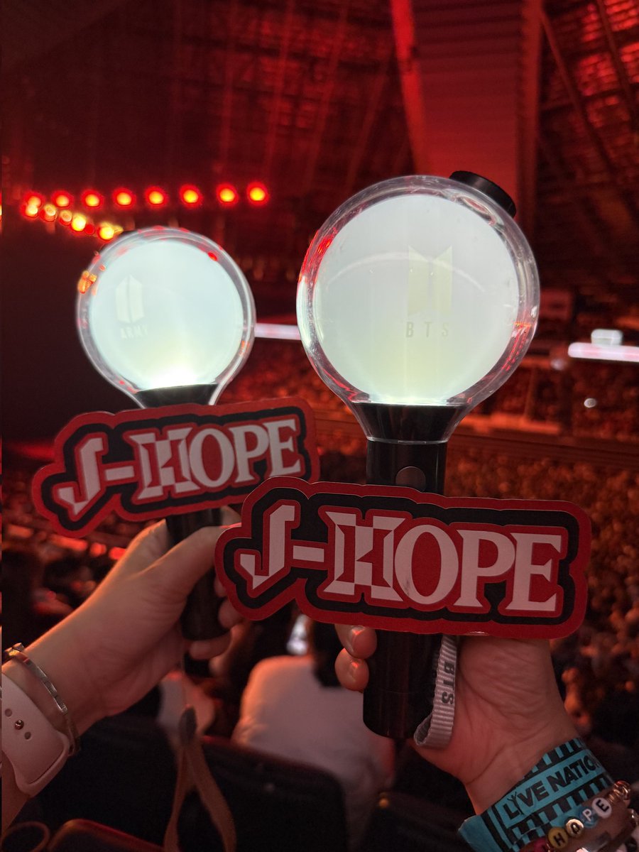 2025 MAMA 팬초이스 1차: 10월26일

I vote #jhope for #2025MAMAVOTE