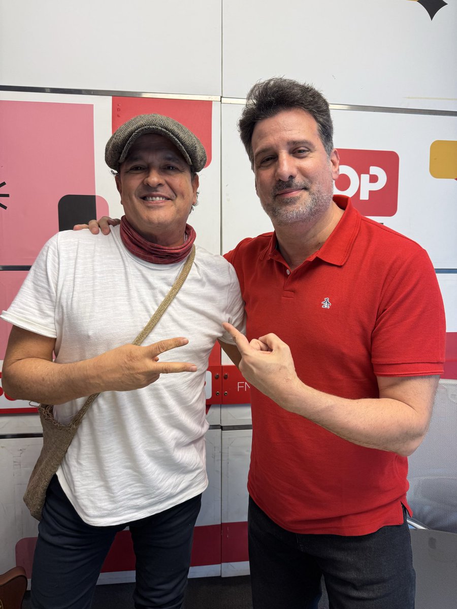popradio1015's tweet photo. Hoy pasó @carlosvives por #ReTarde
@SoyListorti @porahiyaexiste @diegodellasala
🔗 Reviví la nota acá:
https://t.co/T4nubbmH07 https://t.co/3eOemYq542