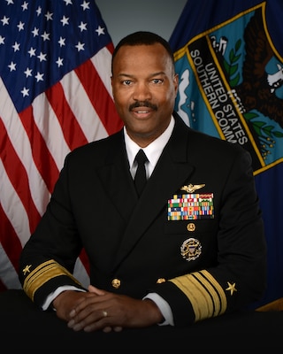 🚨 BREAKING: U.S. Navy Admiral Alvin Holsey, head of Southern Command, resigns amid a 10,000-troop buildup in the Caribbean.
⚓ Comes as U.S. regional operations intensify — timing raises major questions. #BREAKING #USNavy #SOUTHCOM #Caribbean