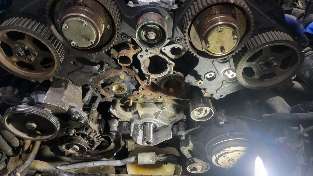 LinkedChief's tweet image. I like broken cars 
#cars #automotive #shitbox #nissan #mazda #miata #300zx