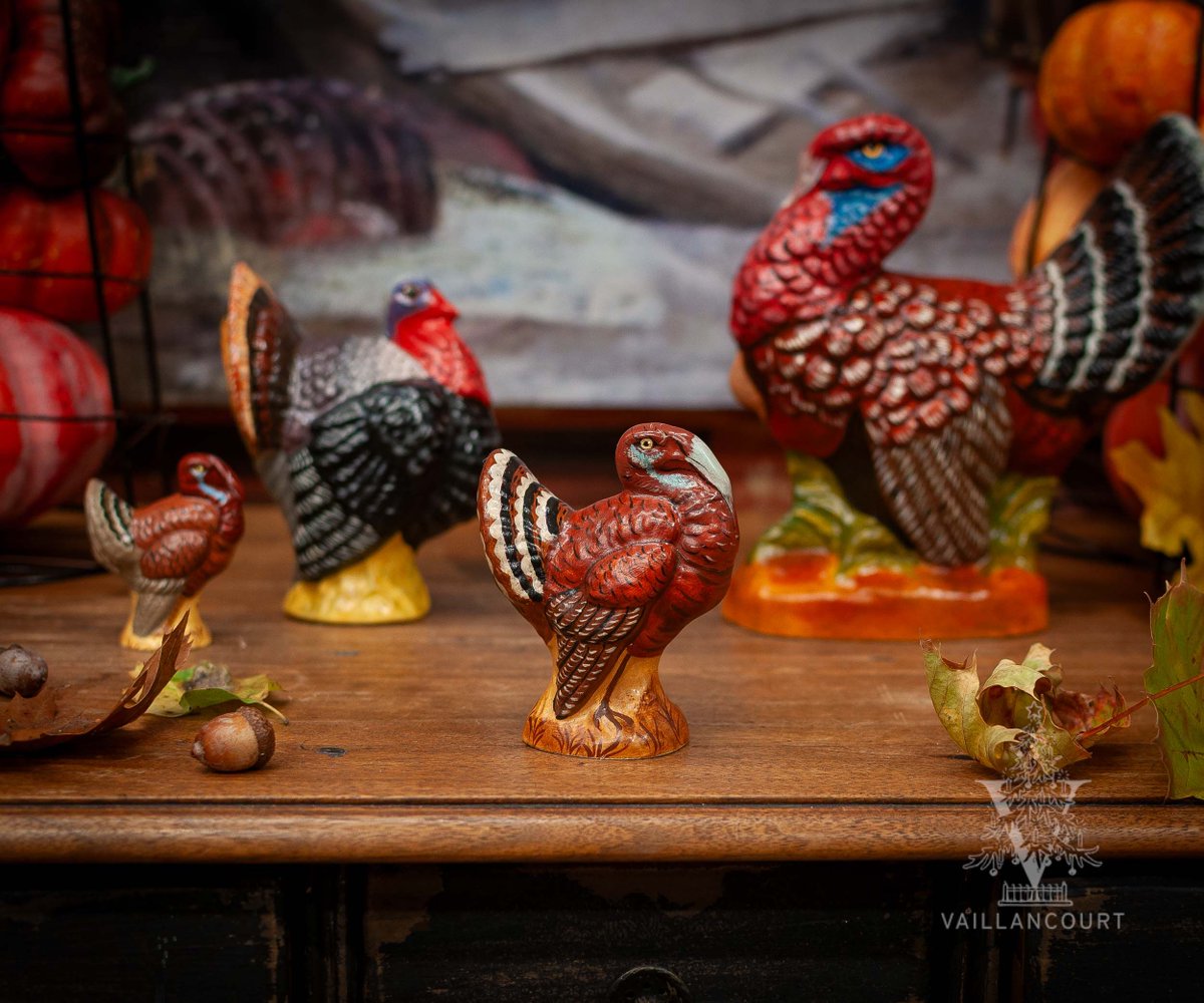 As Thanksgiving draws near, our Small Turkey embodies the charm and warmth of the season through its hand-painted detail and timeless craftsmanship.  

valfa.com/shop/vaillanco…