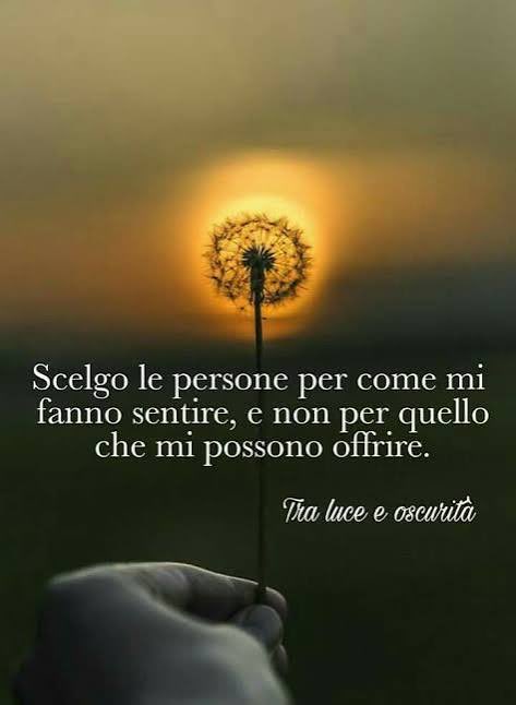 #QuandoUnPensiero non da pace la fortuna più grande è avere qualcuno con cui condividerlo e aiutarci a togliere un grande peso  dal cuore #unTemaAlGiorno