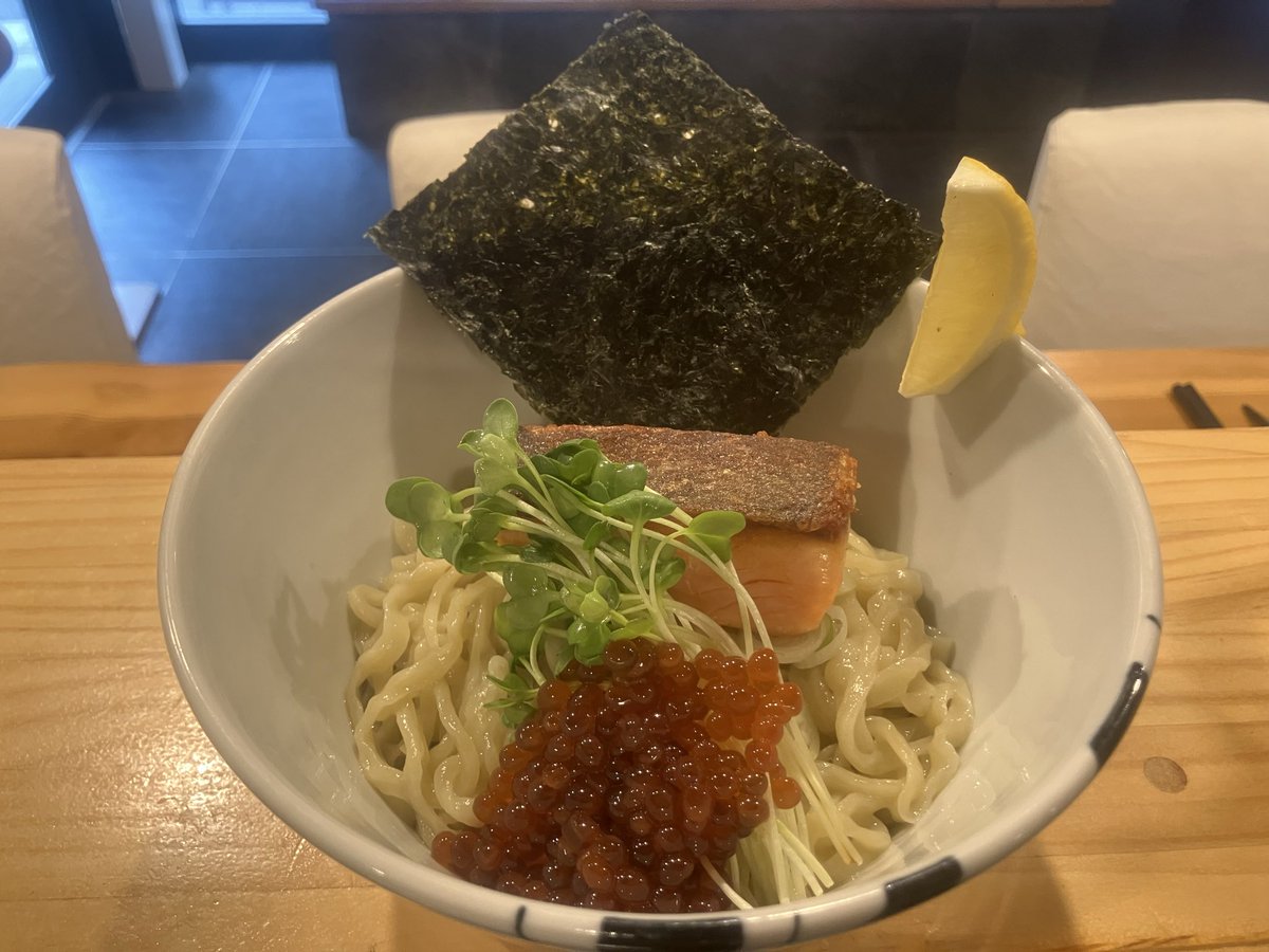 10/17(金)

おはようございます。
本日もよろしくお願いします。

朝:6時〜7時半
昼:10時〜15時

・季節のらーめん（昼営業のみ）
【秋鮭のまぜそば】¥1800
