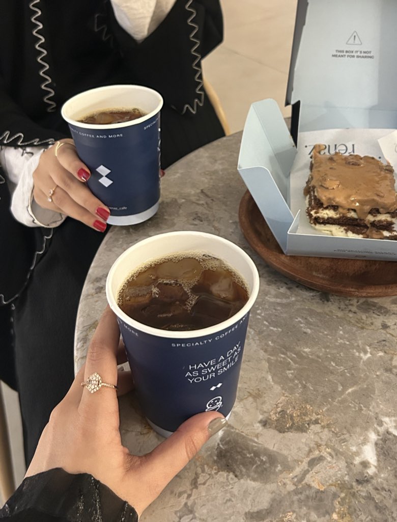 الرفيق اللي عسى تبطي سنينه
مجتمع به طيب قلب ووجه خير
                     ❤️