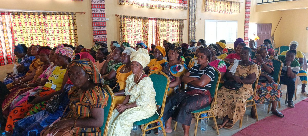 In #Foya  to empower our #BIBESTproject women on Custom/Trade Procedures and Req'ments @ #borderposts
With <a href="/AfDB_Group/">African Development Bank Group</a> funds, #WCBTs from 🇱🇷&amp;🇸🇱 stay #safe &amp; use borders better.
together, our #women champion #economicdevelopment &amp; #regionalintegration
#MRU #womanpower #peace