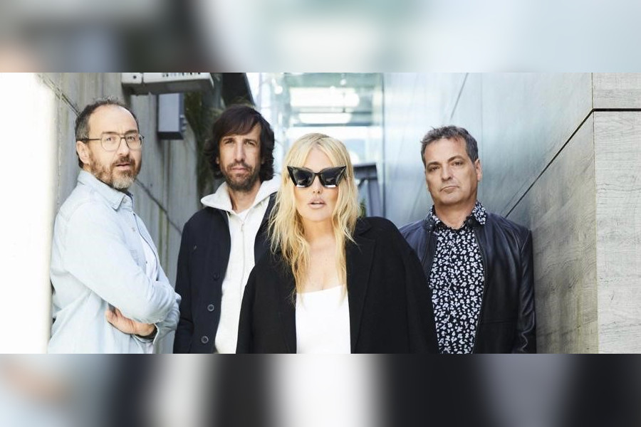 Miniondas's tweet image. Vuelve La Oreja De Van Gogh con Amaia Montero en su 30 Aniversario - mailchi.mp/d79d58c7d407/v…