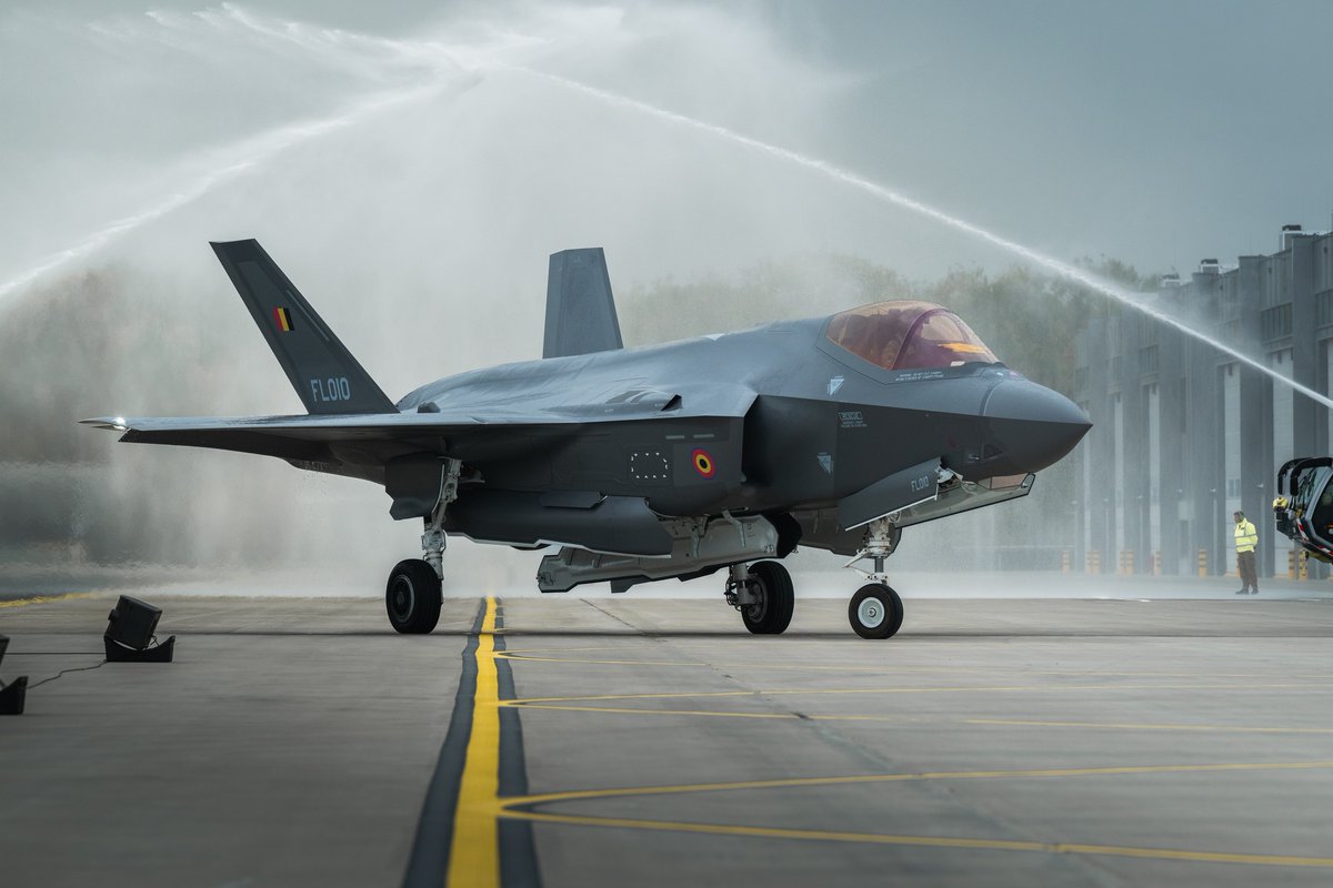 AltairAgencja's tweet image. Do bazy lotniczej Florennes przybyły pierwsze wielozadaniowe samoloty bojowe stealth F-35A.

altair.com.pl/f-35a-wyladowa…

@AltairAgencja #Lotnictwowojskowe #Luchtcomponent #F35