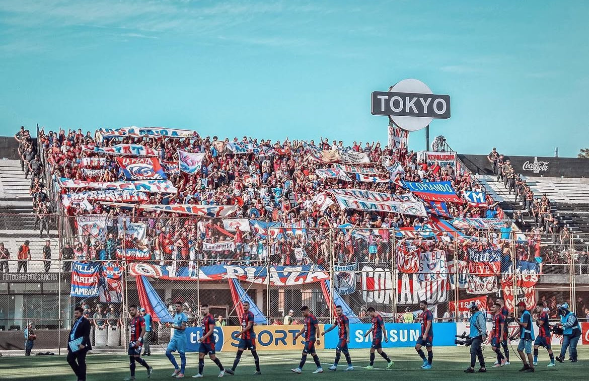 Ariel, te cuento cómo comenzó esto:

En el Clausura 2019, Cerro Porteño cedió toda la gradería novena y la parte baja de Pettengill, un total de 6.500 entradas para los olimpistas 

En el partido de vuelta, Olimpia solo quiso otorgar 1.000 entradas a Cerro, incumpliendo el