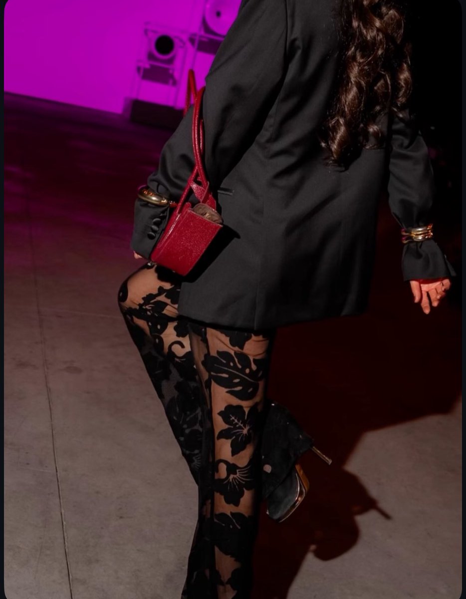 Que mujer dios miooo🤌🏼🖤