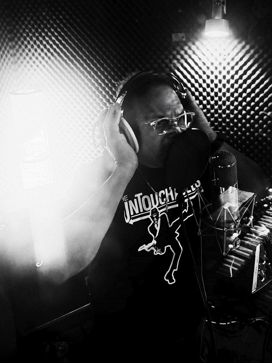 Untouchables_LA's tweet photo. The Untouchables march forward. Here's Chuck AKA C.A. in the Vocal Booth... yes friends, we are back with BRAND NEW, original music ... #StayTuned for more info, pix, vids, sounds, &amp; more ... Peace • Love • Unity ... The UT's
#TheUntouchables #NewMusic #ChuckAskernese https://t.co/1esnsF4zbd