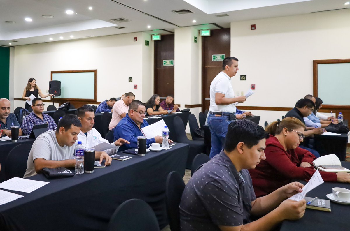 IcatsonS's tweet photo. En Icatson, seguimos con la capacitación continua en Escuela del Agua 2025, con el módulo "Optimización de Energías en Agua y Saneamiento",  con presencia de distintos operadores municipales de todo el estado. https://t.co/qzP9HmLZ1y  #TierraDeOPortunidades https://t.co/kbRR2EJYIA
