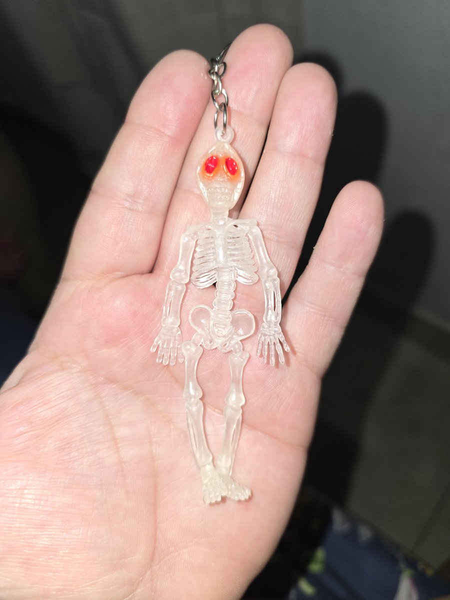 fmoreno_py's tweet image. Ya salió el llavero de Bruno 🛵