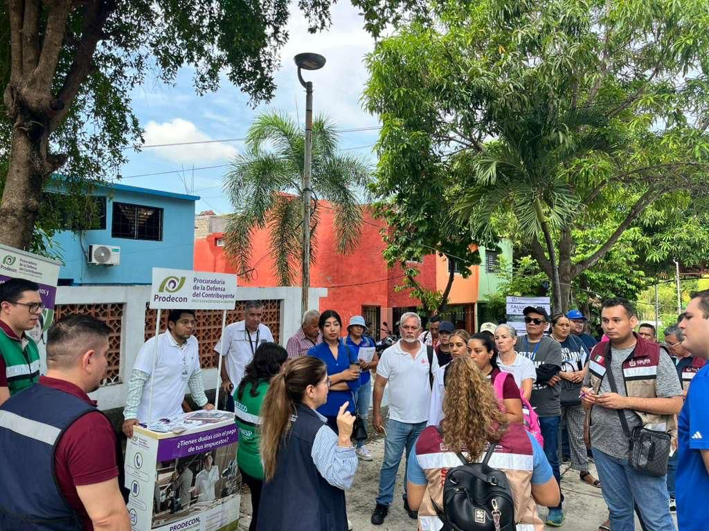 #AgendaPRODECON 📆

Participamos en las Ferias de Paz realizadas en #Colima, una estrategia impulsada por <a href="/rosaicela_/">Rosa Icela Rodríguez Velázquez</a>  y <a href="/RocioBarcenaM/">Rocío Bárcena Molina</a>, desde <a href="/SEGOB_mx/">Gobernación</a>.

Brindamos asesoría fiscal gratuita y acercamos nuestros servicios a las comunidades, reafirmando nuestro compromiso con la