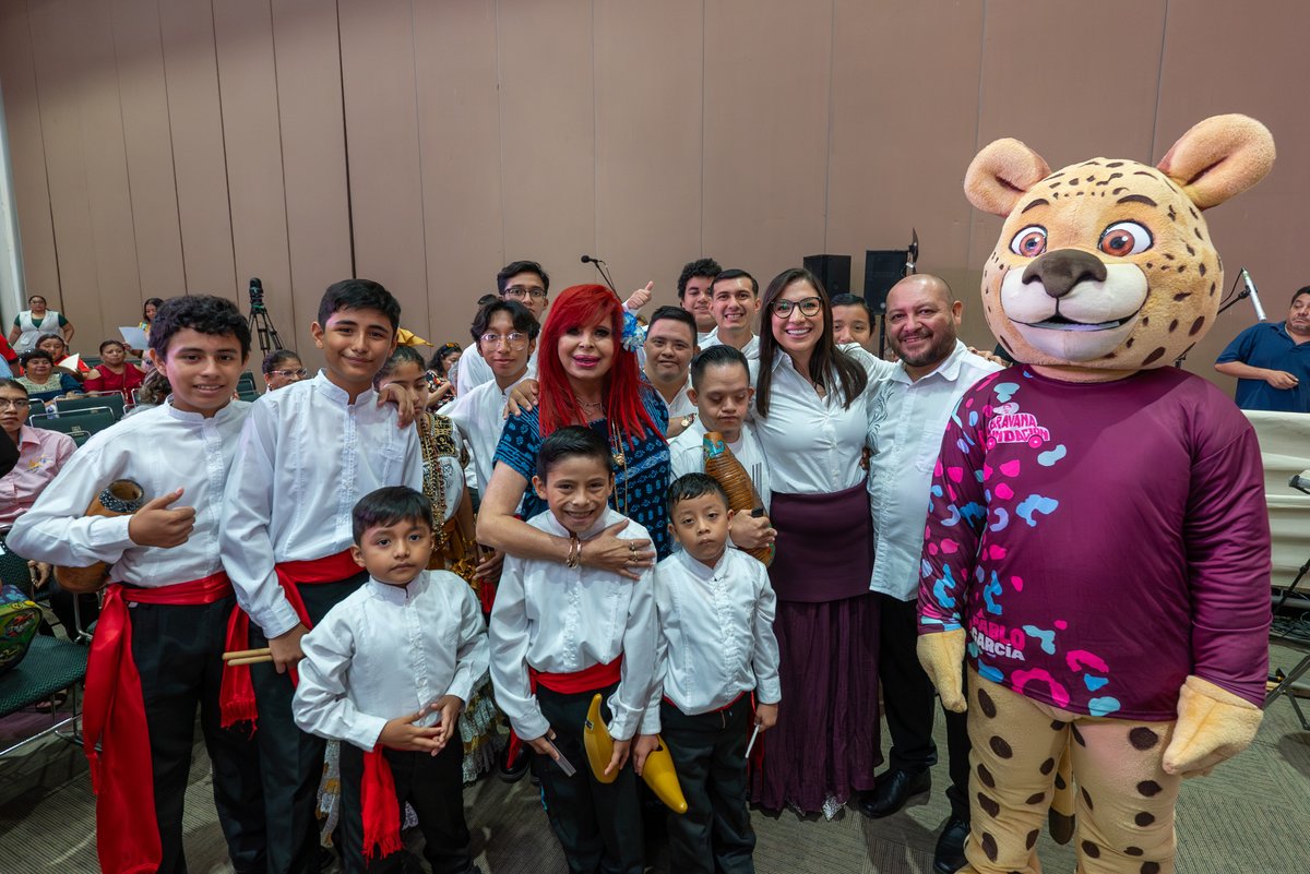 Hoy entregamos el Premio Estatal Pablo García y Montilla 2025, junto a <a href="/jamilemoguel/">Jamile Moguel</a>, al maestro Miguel Antonio Ramírez Bautista. 

Celebramos su trayectoria como formador de generaciones y ejemplo de compromiso con la educación campechana.

Los jóvenes son nuestra motivación,