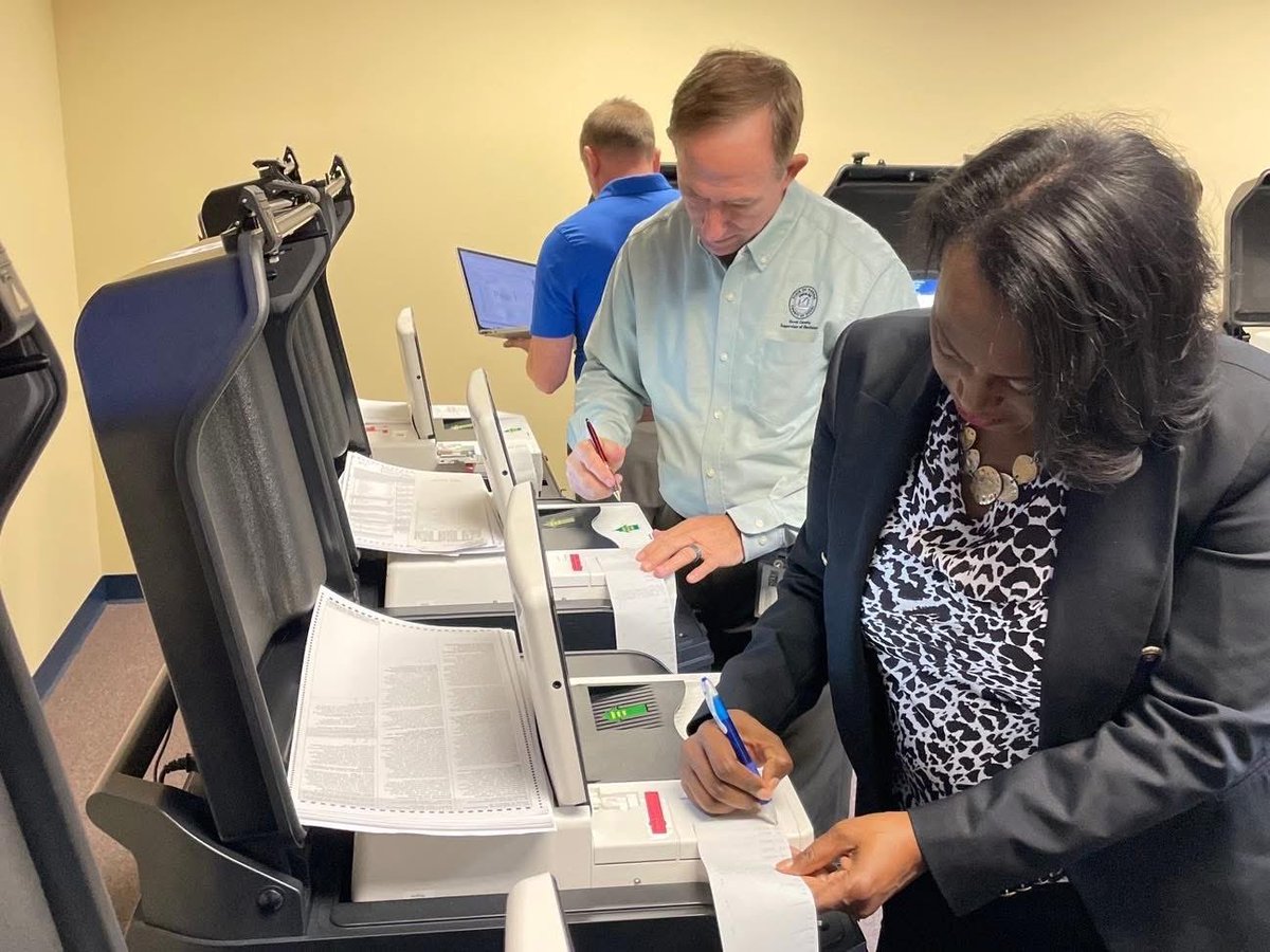Happy Boss’s Day to our amazing Supervisor of Elections, Jerry Holland!

Your dedication to transparency, integrity, and accuracy reflects the values that drive our mission and inspire our team each day. We are grateful for your leadership today and every day!