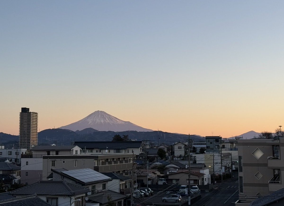 softypapa's tweet photo. Today’s #GaijinTwitter word prompt is #MountainMajesty.
Join @EAMahon’s #GaijinTwitter community and share your own daily themed posts with the hashtag #Octoberly 🎃
Today’s prompt: #MountainMajesty 🗻
For the full list of this month’s prompts, check the pinned post at the top of the GaijinTwitter community:
👉 https://t.co/P6Gfoyi2YN… ✨
#RetiringInJapan 🇯🇵 #WalkingInJapan 🚶🏻♂️ #GoingAlone 🌵 #AutumnInJapan 🍁