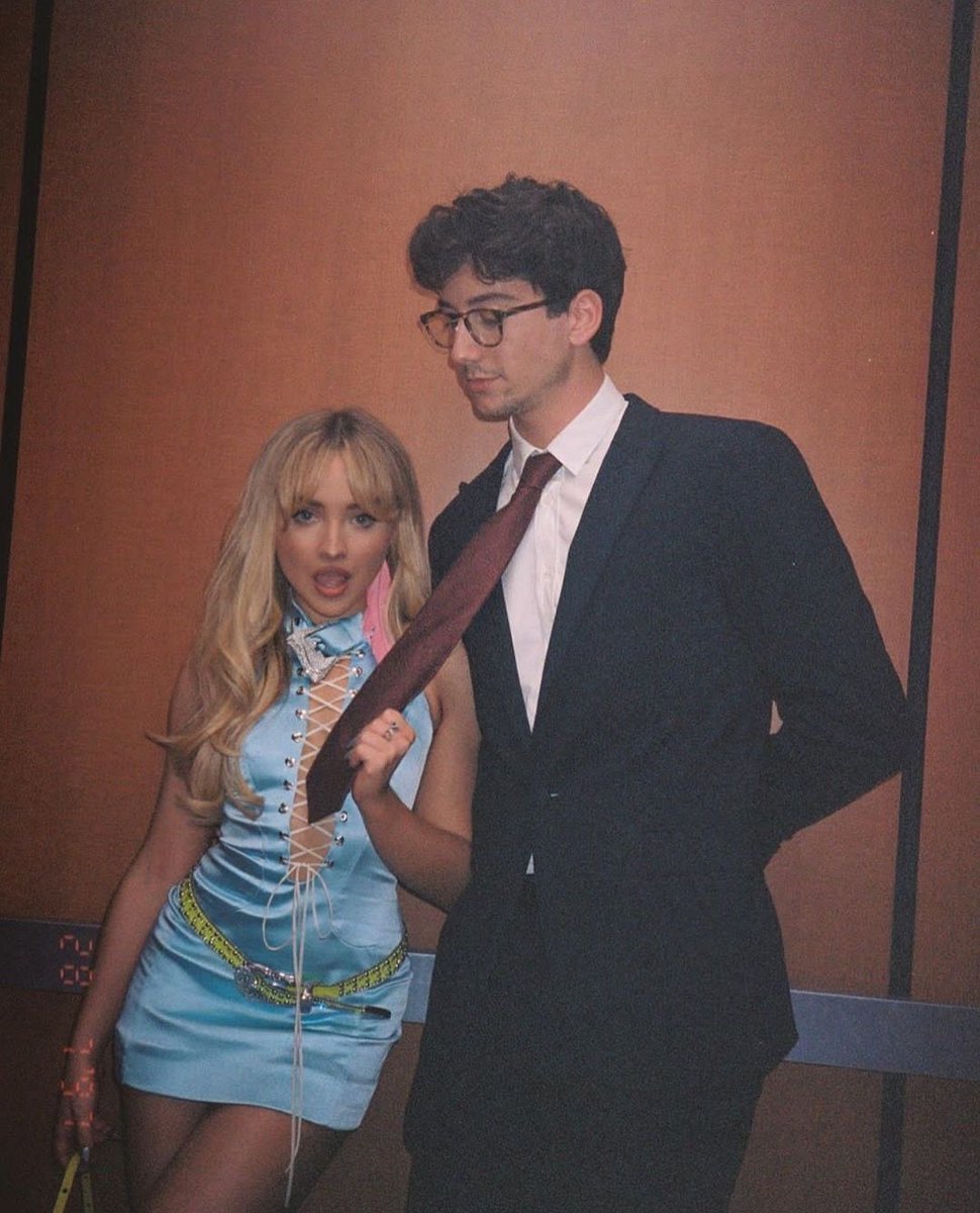 .<a href="/SabrinaAnnLynn/">Sabrina Carpenter</a>’s “Feather” has now surpassed 1 billion streams on Spotify.