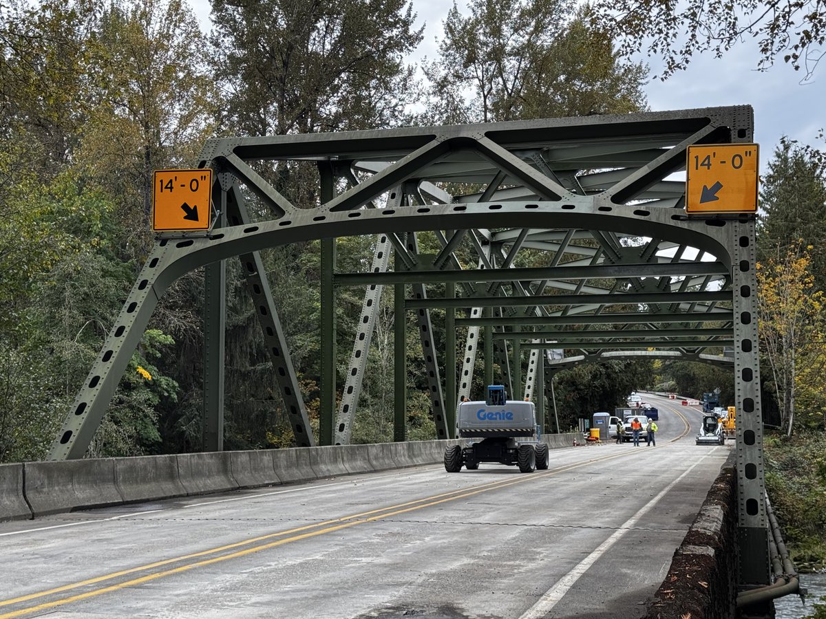 wsdot_traffic's tweet image. UPDATE #13: The SR 410 White River Bridge will reopen TOMORROW, Oct. 17.

A massive thank you to crews who worked 7 days/week to reopen 2+ weeks early and to travelers and communities who made adjustments during the closure.