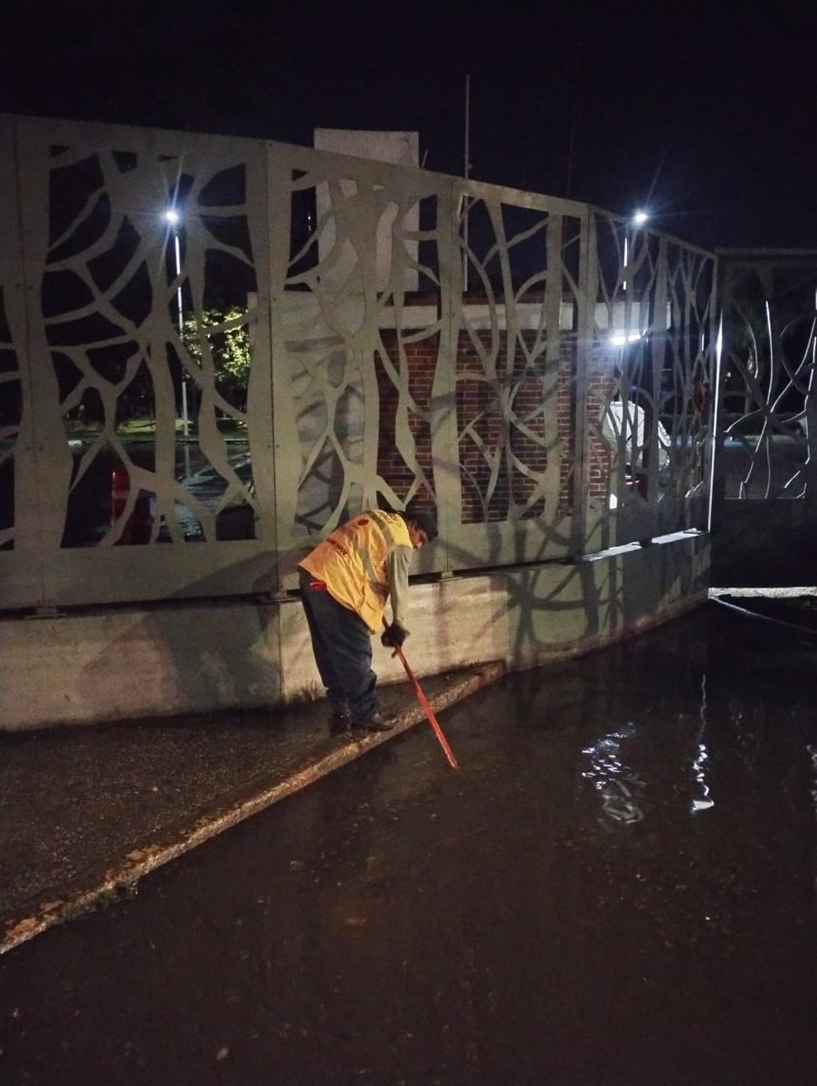 🚨El Gobierno de la Ciudad y Agua de Puebla colaboraron para atender las afectaciones por lluvias en la capital, realizando acciones operativas en 12 puntos estratégicos de 10 colonias.

pueblacapital.gob.mx/noticias/capit…