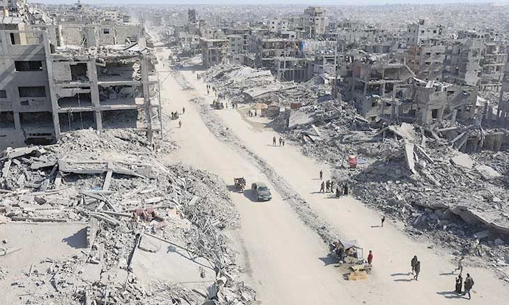 #غزة | بعد تسليم حركة #حماس جميع الرهائن الأحياء إلى #الصليب_الأحمر، صعّدت #إسرائيل مطالبها بتسليم جثث القتلى رغم وجودها تحت أنقاض الدمار في القطاع، لتتذرّع بذلك في خرق الاتفاق وتقليص دخول المساعدات، وسط تهديدات باستئناف العدوان.

#حميد_القوسي