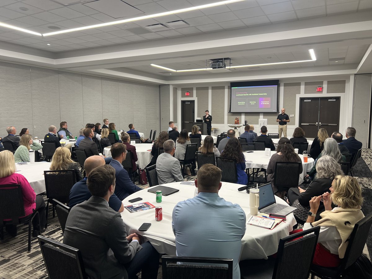 VAEZR Studio tweet media