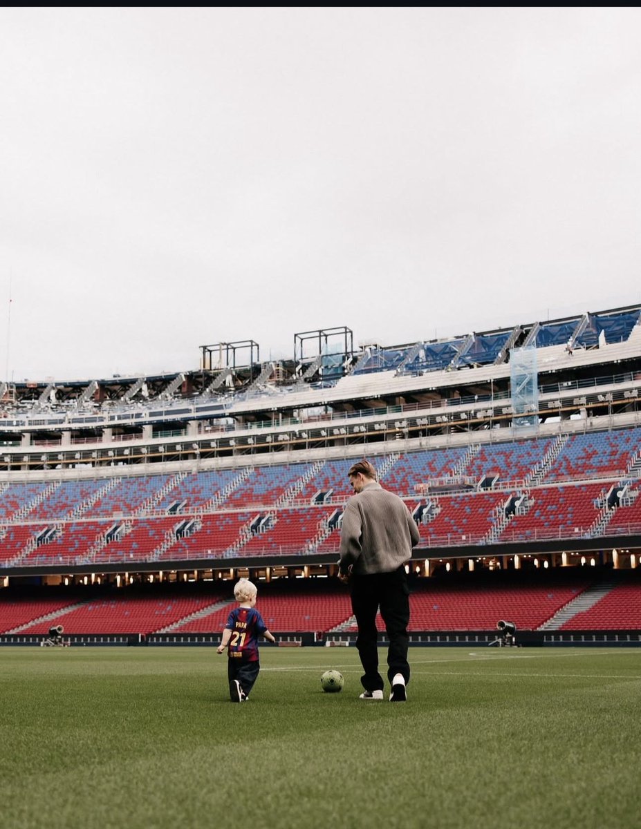 Dios que duras van estas fotos de Frenkie