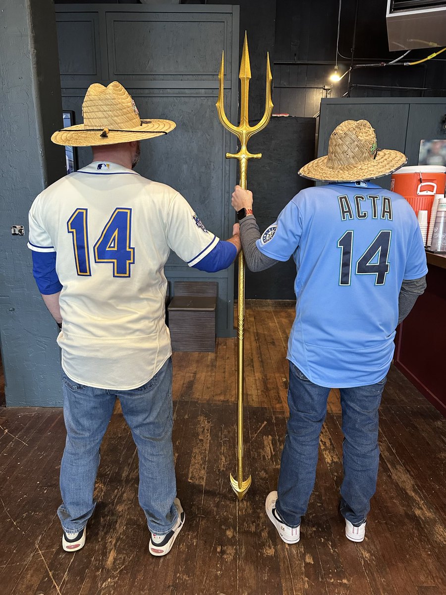 rlegendkiller's tweet photo. What’s better than one @MannyActa14 jersey?? Two Manny’s!! 

Game 4 ready, time to get back on track!! #TridentsUp #ALCS #SombreroBrothers @MLB @Mariners https://t.co/rFE8f1DUWe