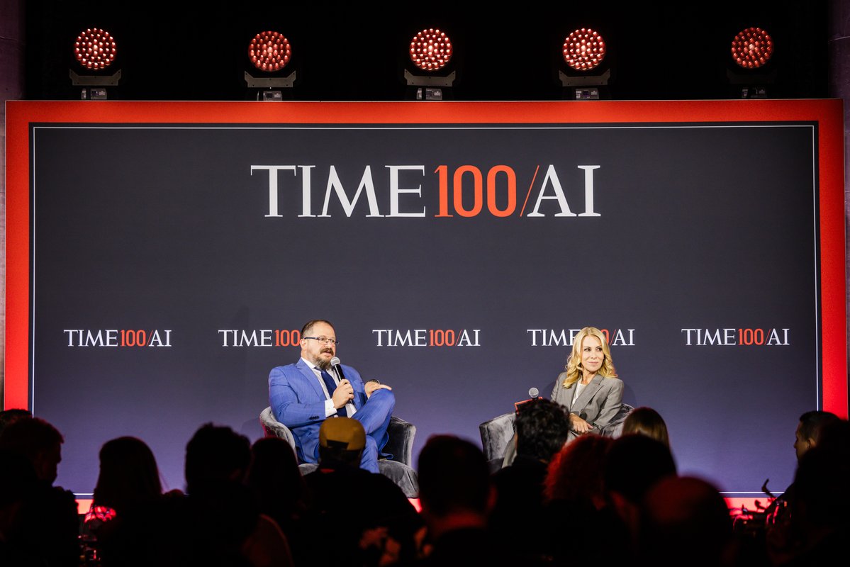 jsibo's tweet image. At @TIME’s TIME100 Impact Dinner: Leaders Shaping the Future of AI in San Francisco, AI leaders, including members of the 2025 TIME100 AI list, discussed the challenges and opportunities that come with this transformative technology. A clear overarching theme of the event was the…