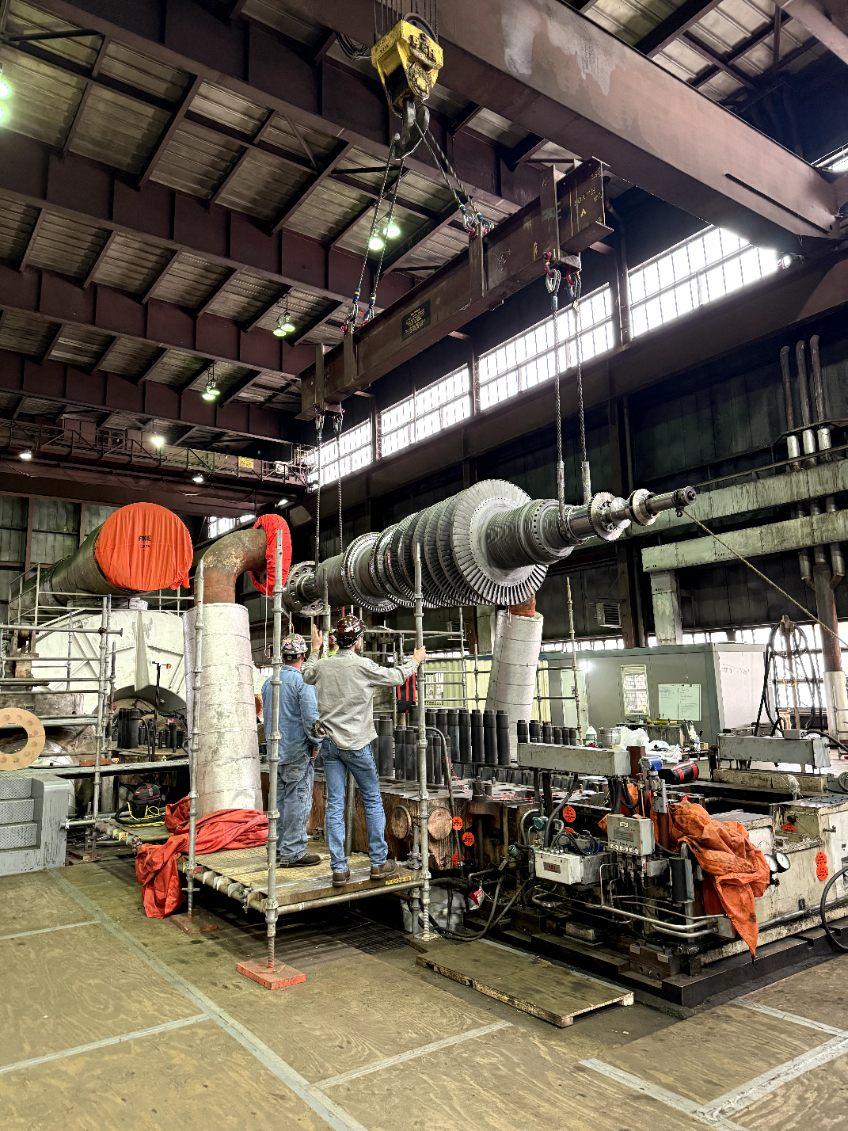 MidAmCarpenters's tweet image. MACRC Millwrights with Atlantic Plant Maintenance are performing work on a steam turbine/ generator at NRG Powerton Station in Pekin. Our millwrights thrive on precision and are true master industrial mechanics. #UnionMillwrights #Local1693