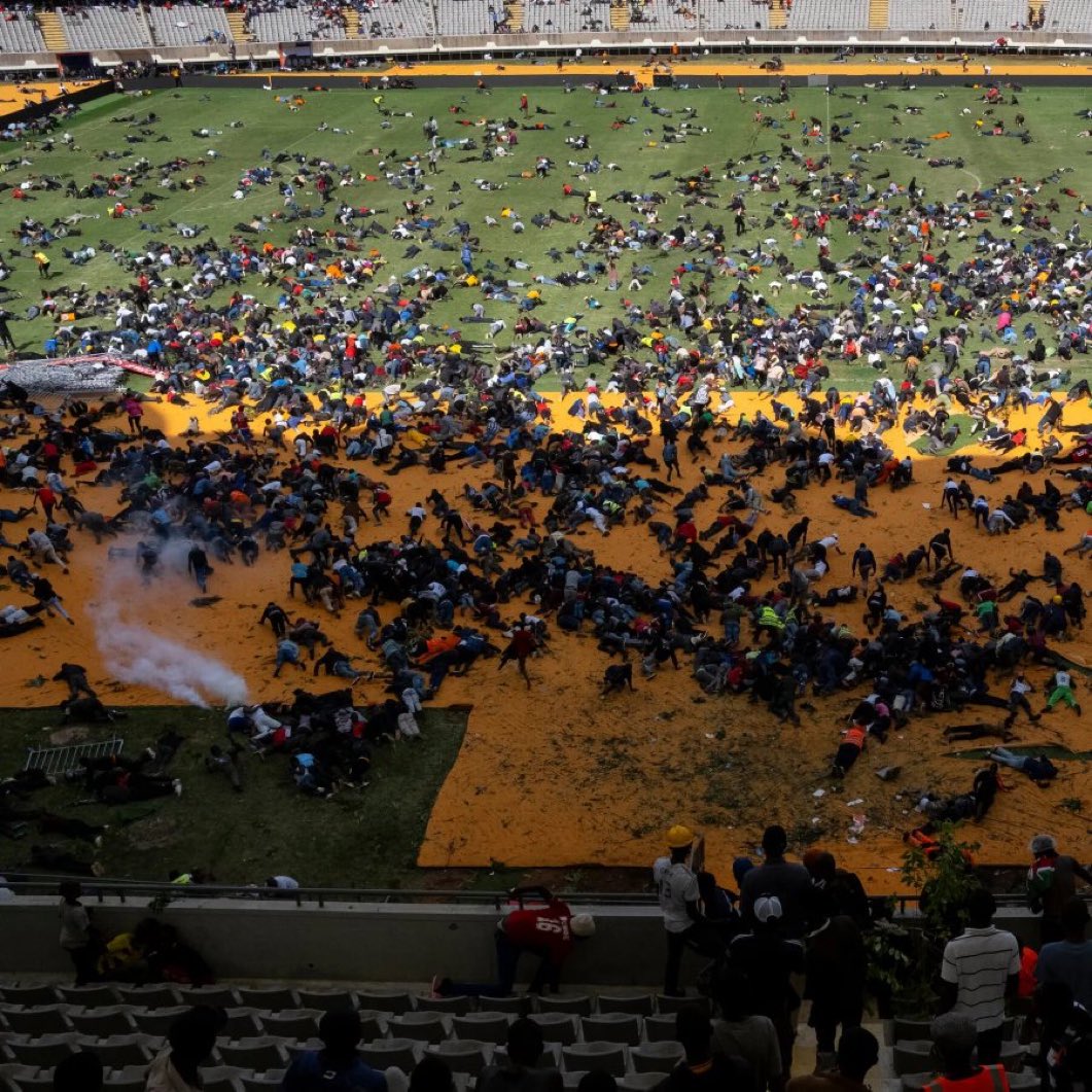 Le match Nairobi United - Etoile du Sahel, initialement prévu à Nyayo National Stadium, va être (fort probablement) délocalisé au Complexe Sportif Ulinzi.

L’Etoile du Sahel a demandé à la CAF de renforcer les mesures sécuritaires après les événements survenus ce jeudi à Nairobi.