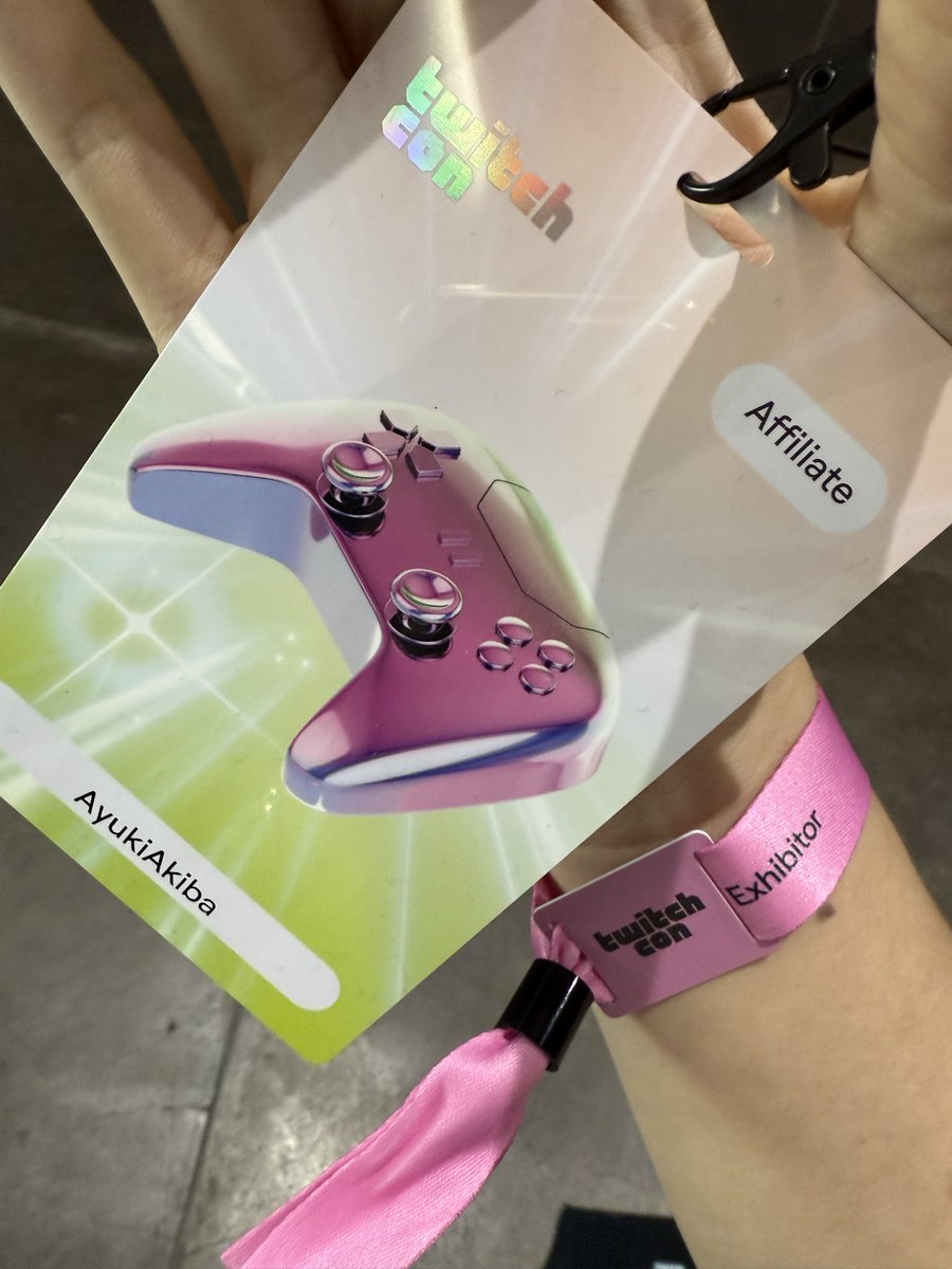 AyukiAkiba's tweet image. let’s gooooooo #TwitchCon